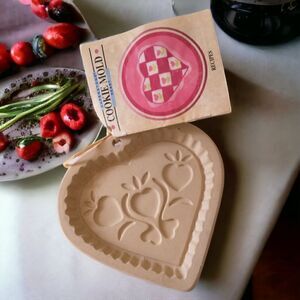 Heart Shaped Cookie Mold Pottery Springerle Superstone Sassafras Recipe Booklet.